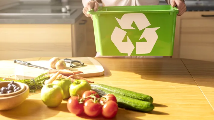 Reciclarea începe în bucătărie: cum organizezi spațiul fără efort suplimentar