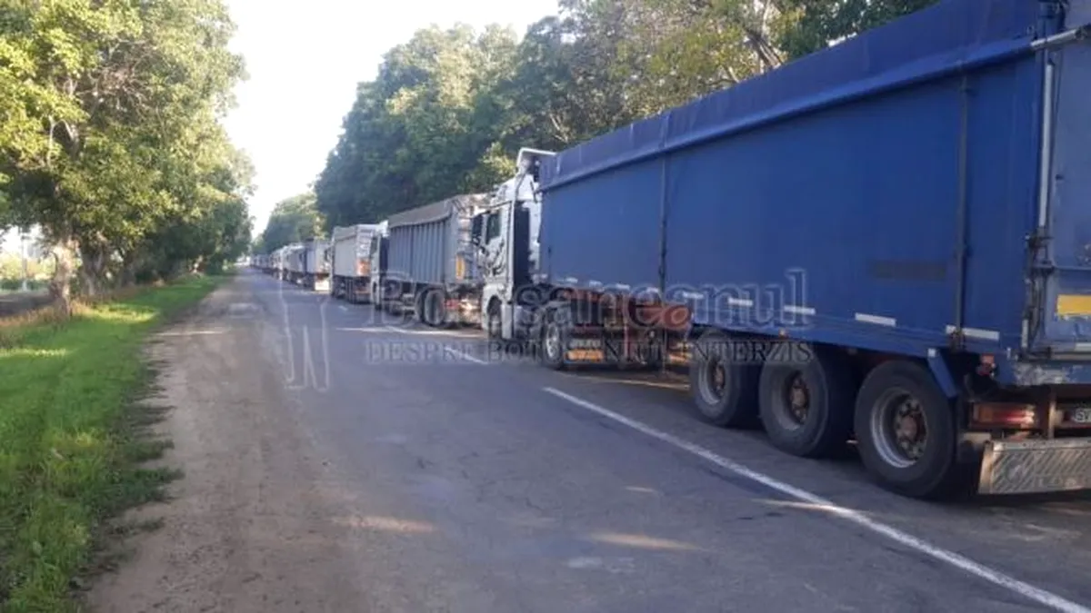 Coadă mare la Vama de la Botoșani. cu zeci de camioane pline cu cereale din Ucraina