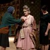 Trei generații de femei, o singură rană: seara în care Teatrul Odeon a tulburat Festivalul Internațional de Teatru „Povești”