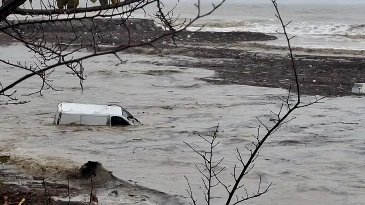 Vreme extremă în Bulgaria: Trei morți în inundații catastrofale pe litoral, nord-vest paralizat de ninsori