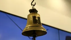 Comisia Europeană contestă fiscalitatea bursieră din România: investitorii cu brokeri străini sunt taxați mai mult. Ce urmează pentru București