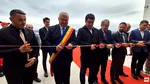 La Teiuș, administrația a inventat foarfeca imaginară. Șapte oficiali, cinci foarfeci și doi ani întârziere