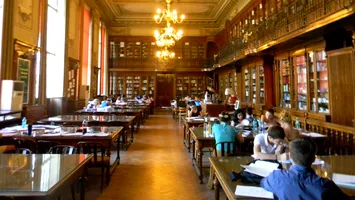 O realitate dură în „România Educată”: Un bibliotecar la o bibliotecă