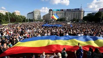 Mii de participanți la mitingul electoral al lui Nicușor Dan. A existat și un apel la 112