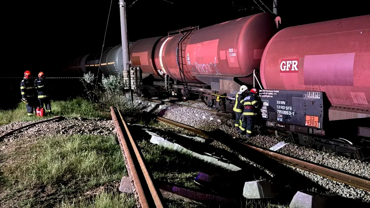 Trafic feroviar blocat între Roșiori și Măldăeni după deraierea unui tren cu benzină (VIDEO)
