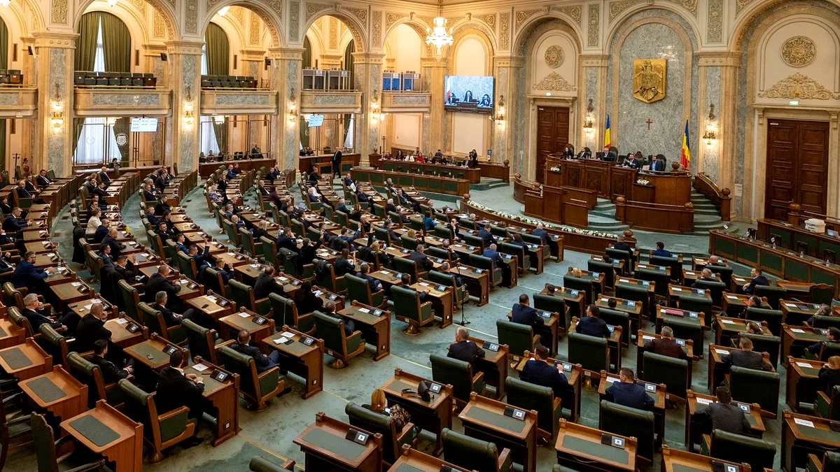Senatul dezbate noile reguli pentru despăgubirile acordate celor lăsaţi fără case de comunism