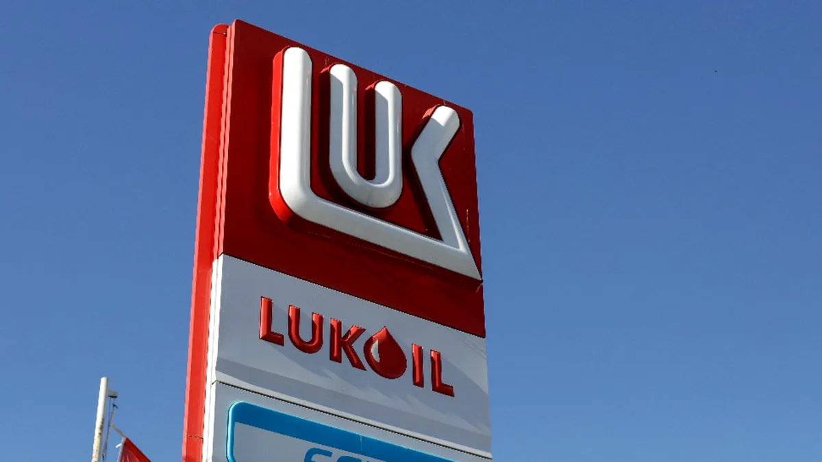 Lukoil fură la pompă! Filmul care demonstrează ilegalitatea