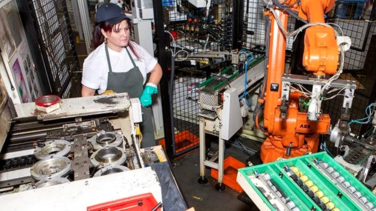 Criza cipurilor. Industria auto ar putea să înregistreze pagube de peste 200 miliarde dolari, în acest an