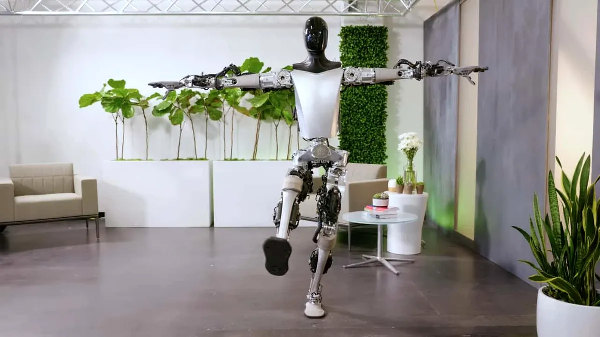 Elon Musk e mândru. Optimus, robotul Tesla face progrese