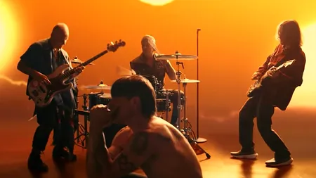 Au revenit Red Hot Chili Peppers. Cu ce melodie se întorc la surse (VIDEO)