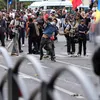 Nou val de percheziții după protestul din Piața Victoriei: jandarmi loviți cu bâte, 21 de suspecți aduși la București
