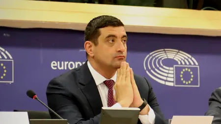 „Probabil voi fi vinovat și că plouă”. Simion atacă televiziunile și anunță că AUR nu votează Guvernul