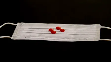 Vitamina D previne decesele și formele grave de COVID-19