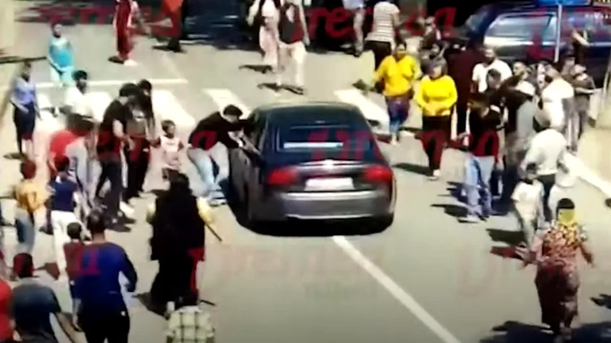 Bătaie ca-n filme pe străzile din Iași (Video)