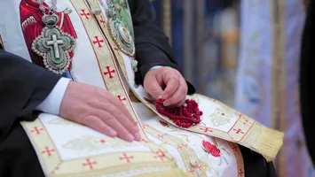 Arhiepiscopia l-a oprit de la slujire pe preotul pedofil care a fost ajutat să scape de acuzații de un procuror din Galați