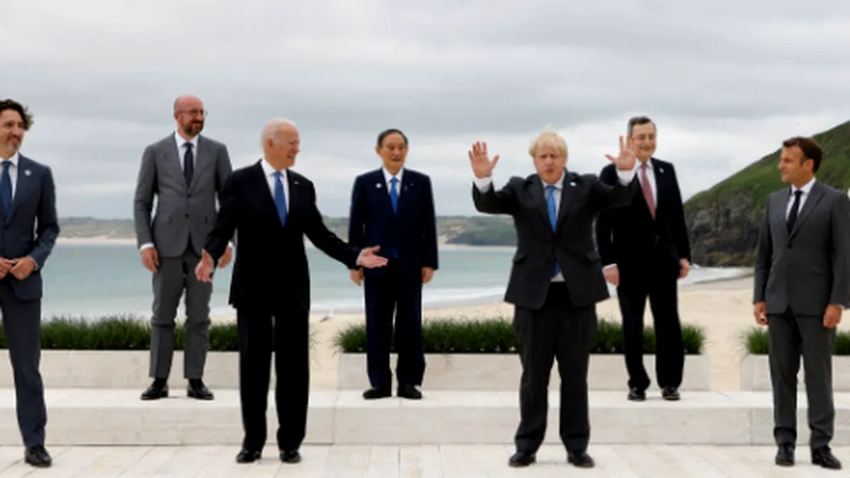 Liderii G7, surprinși în timp ce încălcau regulile sanitare de protecție (FOTO)