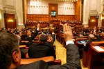 Cine sunt deputații din grupul minorităților care, deocamdată, n-ar vota cabinetul Veștea