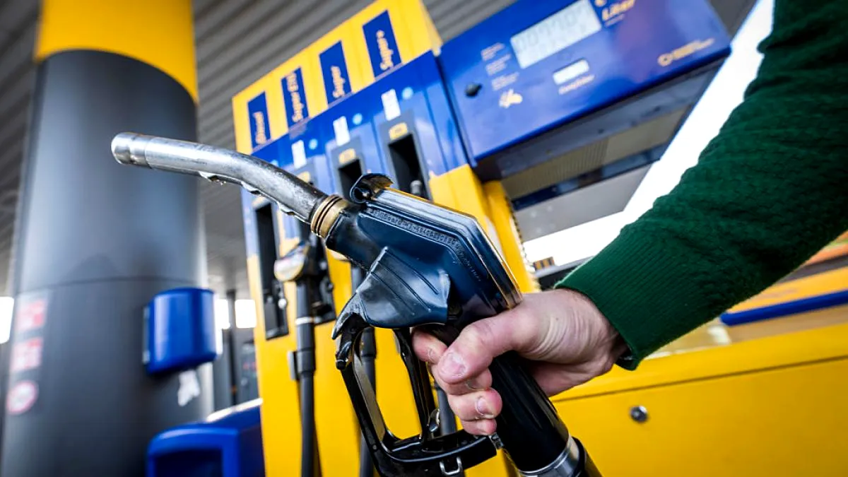 Motorină mai ieftină cu 30 de bani. Guvernul reduce acciza