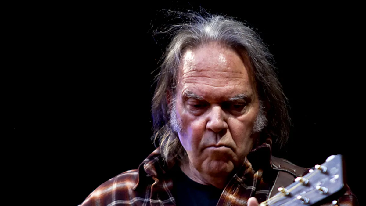 Neil Young lansează o melodie dură despre Casa Albă: Trump nu va fi prea încântat
