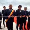 La Teiuș, administrația a inventat foarfeca imaginară. Șapte oficiali, cinci foarfeci și doi ani întârziere