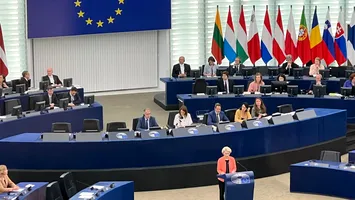 Cum s-a apărat Ursula Von der Leyen, în plenul PE, la acuzațiile aduse în moțiunea de cenzură. Reacții în lanț