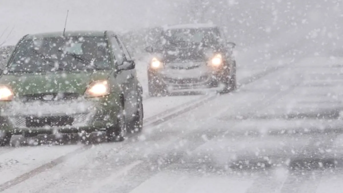 INFOTRAFIC. Trafic restricționat sub Cod galben de ninsori. Aflați ce rute ați putea să evitați, în Capitală
