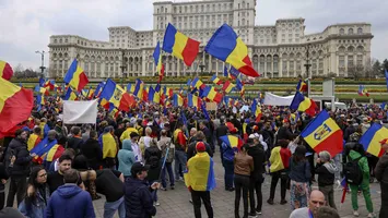 Două manifestații pro-Georgescu au adunat câteva mii de oameni în Capitală. Doi protestatari au ajuns la Poliție