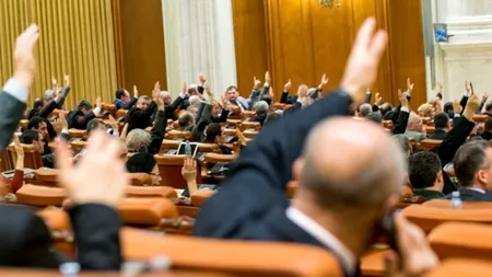 Scandalul continuă în Parlament. Legea privind Statutul deputaţilor şi senatorilor nu a fost aprobată