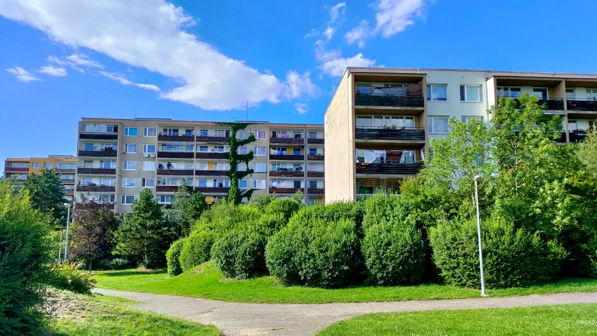Taxă suplimentară pentru reabilitarea blocurilor dintr-un oraș mare. Lovitură grea pentru proprietarii de apartamente