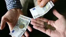 România, „regele” săracilor sau „săracul” bogaților? Unde se oprește de fapt goana noastră după salariile din Vest