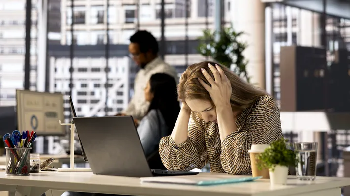 Fără adeverințe medicale, fără diagnostic: un nou tip de concediu ar putea intra în Codul muncii