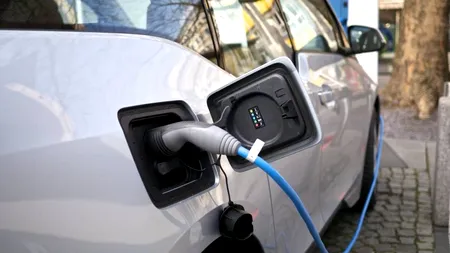 Raport: Vânzările de mașini electrice vor crește anual cu 30% în următorul deceniu