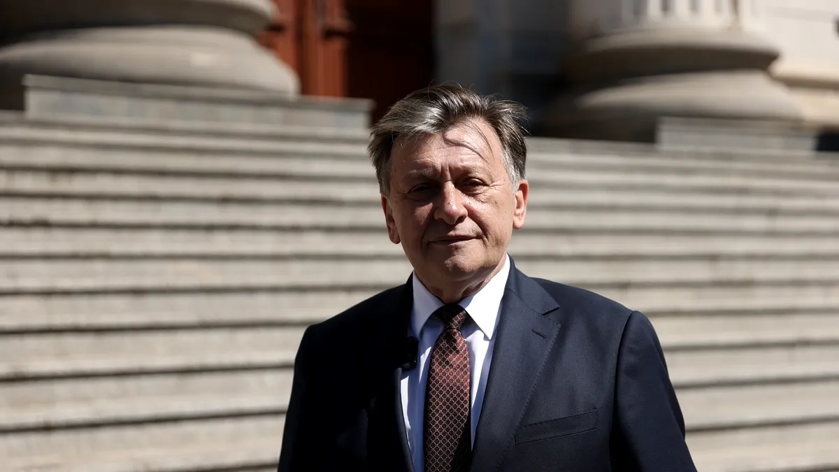 Mesajul de „la revedere“ al lui Crin Antonescu: „Eu am pierdut alegerile. Nu mai căutați trădări, incapacitate de mobilizare“