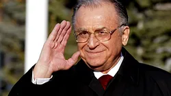 Ce-i cu tâmpenia asta de „ nu ne vindem țara”