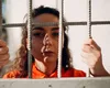 O femeie îi trimitea soțului la pușcărie droguri impregnate în hârtie. Aceasta a fost arestată.