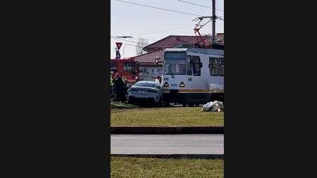 Lino Golden, accident grav. A intrat cu bolidul de sute de mii de euro în tramvai