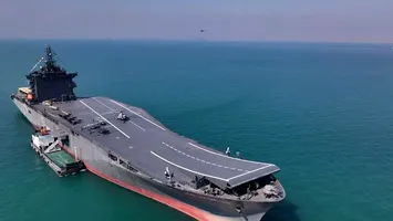 Iranul s-a dotat cu primul său portavion din istorie. Ce îl deosebește de portavioanele occidentale  (video)