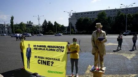 Protest Greenpeace lângă Guvern, față de o eventuală decizie de a retrage dosarul Roșia Montană de la UNESCO