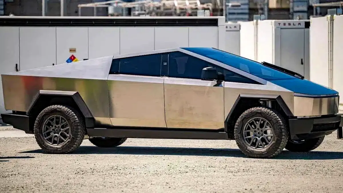Tesla face cea mai mare rechemare de Cybertruck din istorie