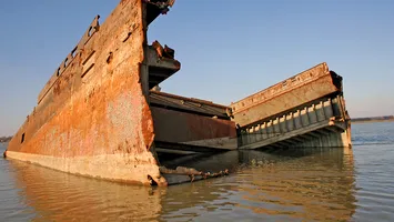 Toate epavele din apele Dunării vor fi identificate și semnalizate cu balize. Proiect în valoare de 51 milioane lei