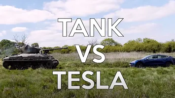 Un veteran de 98 de ani a distrus o Tesla cu tancul (VIDEO)