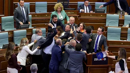 Bătaie în Parlamentul din Kosovo