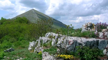 Rtanj: misterele piramidei de la granița cu România