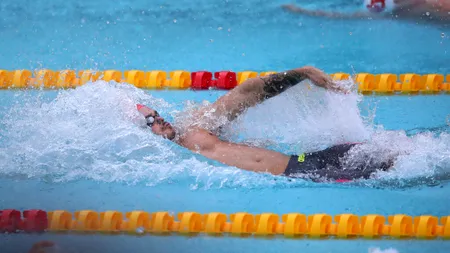 Rezultatul înregistrat de Robert Glinţă, în proba de 50 metri spate din cadrul Campionatului Mondial de nataţie