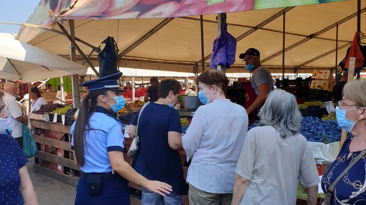 FOTO 60 de societăți comerciale, verificate de polițiști/ Au fost aplicate amenzi în valoare de peste 90.000 de lei