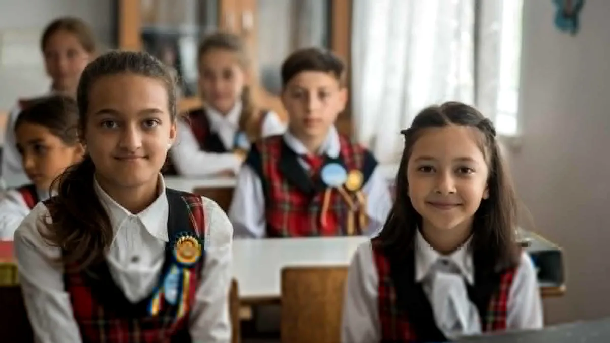 Ministerul Educației: Crește nivelul burselor școlare