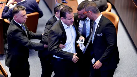Deputatul care l-a huiduit pe Trump ascunde o poveste românească controversată