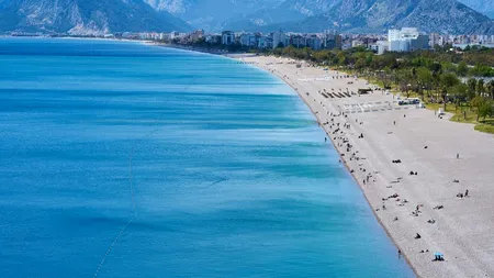 Rușii și ucrainenii nu mai dau năvală, iar vacanțele în Antalya s-au ieftinit