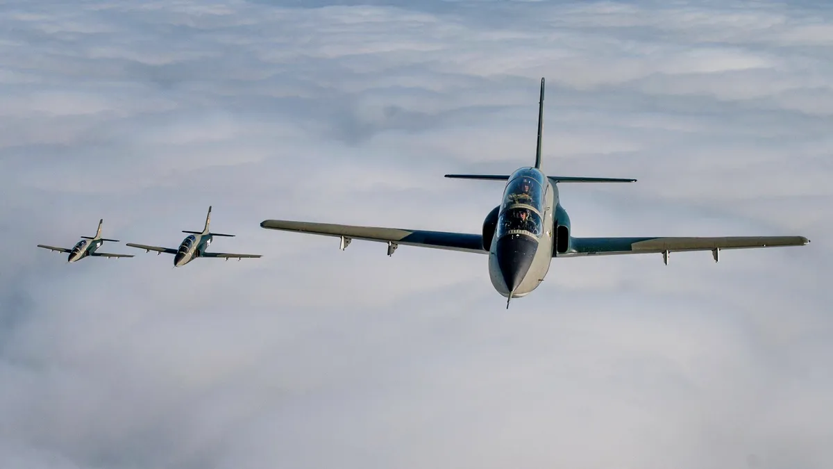 USR a capturat conducerea strategică a Avioane Craiova, companie strategică de stat