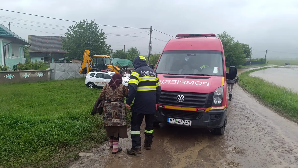Sute de persoane, evacuate din cauza inundaţiilor. Ce spune şeful DSU, Raed Arafat